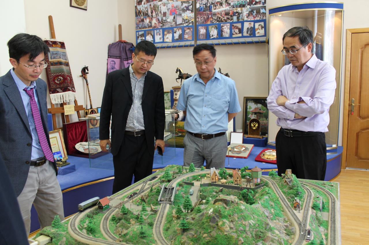 гуданаев картины. воронин николай николаевич миит. николай воронин миит. сергей китаев тирасполь. дб-3 окраска.